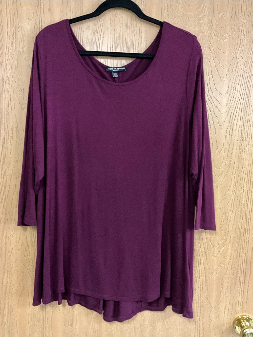 Cable & Gauge Women's Long Sleeve Scoop Neck Top - Plum